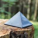 Пирамида из шунгита  (полированная, грань 5 см) из самых эффективных средств против геопатогенного излучения